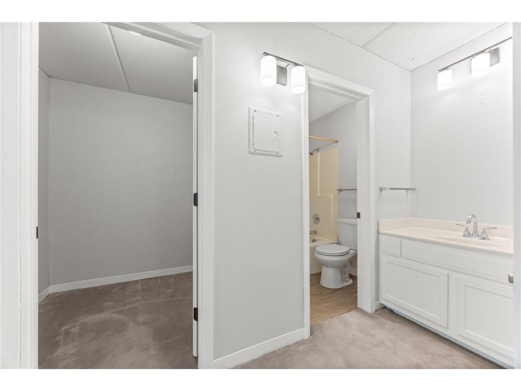 10411 Cedar Lake Road #213 Minnetonka MN 55305 7020492 image19