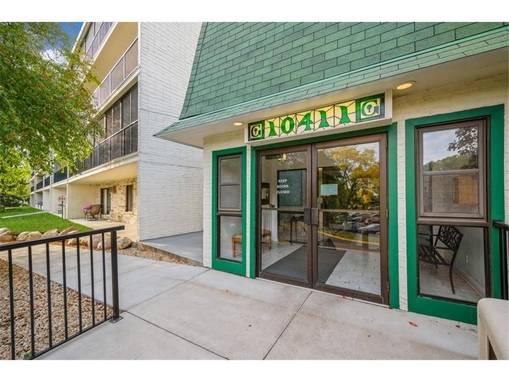 10411 Cedar Lake Road #213 Minnetonka MN 55305 7020492 image4