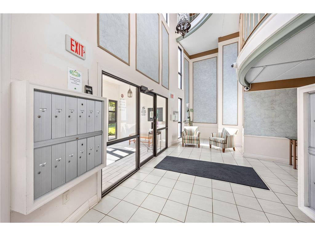 10411 Cedar Lake Road #213 Minnetonka MN 55305 7020492 image5