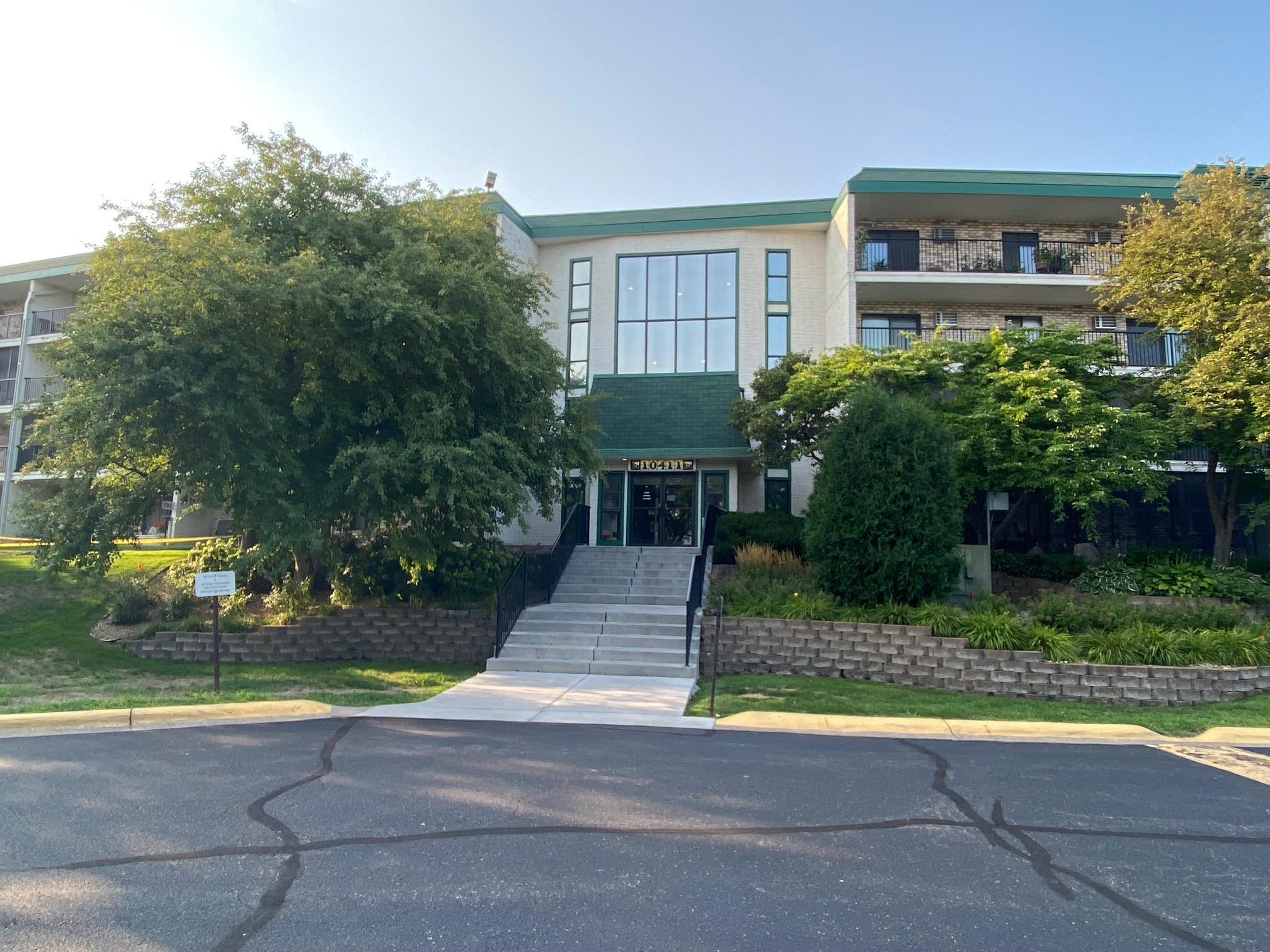 10411 Cedar Lake Road 309, MN 55305 MLS 6080960 Edina