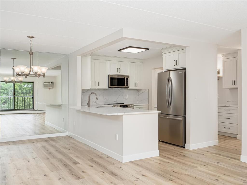 10411 Cedar Lake Road #411 Minnetonka MN 55305 6704433 image1