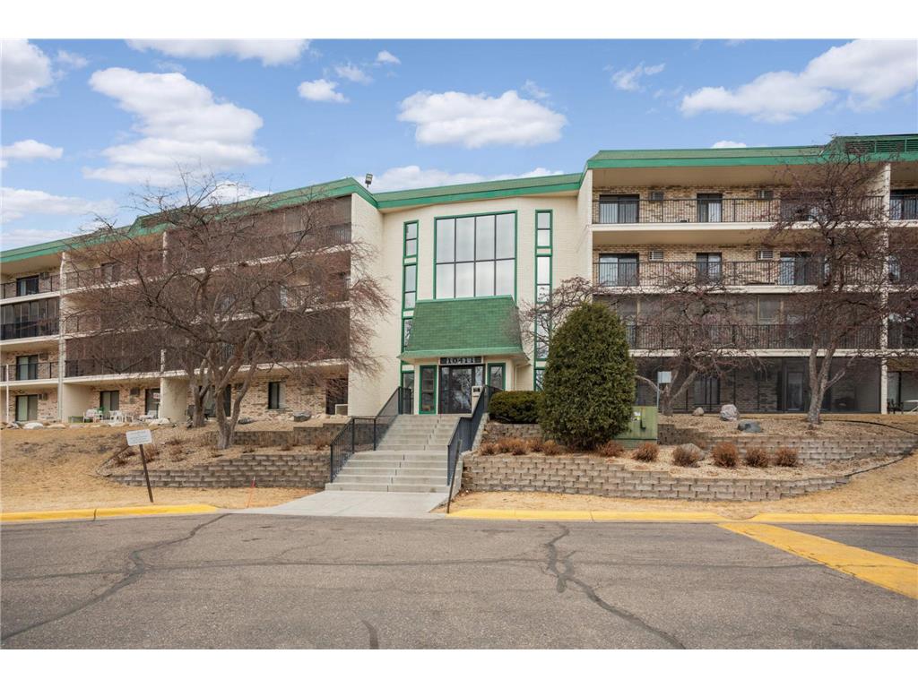10411 Cedar Lake Road #420 Minnetonka MN 55305 6677229 image1