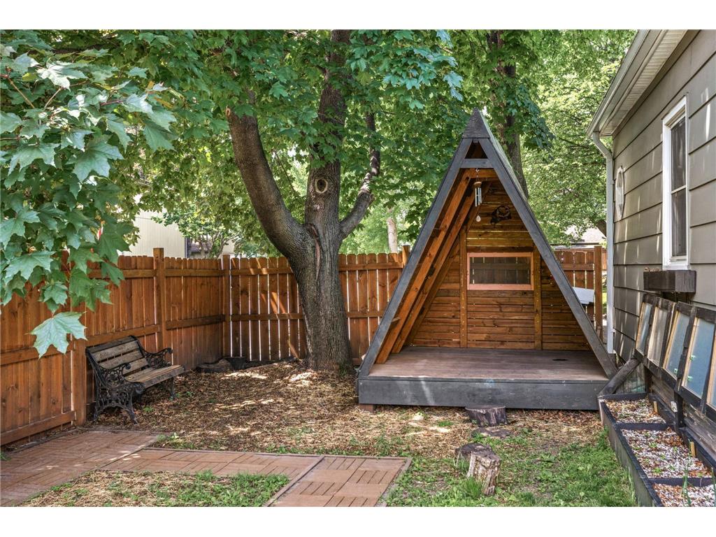 1042 Churchill Street Saint Paul MN 55103 7071839 image2
