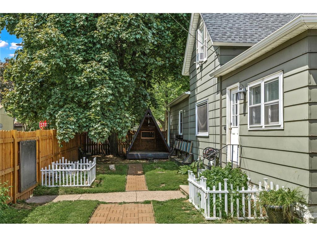 1042 Churchill Street Saint Paul MN 55103 7071839 image23