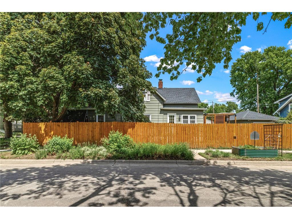 1042 Churchill Street Saint Paul MN 55103 7071839 image28