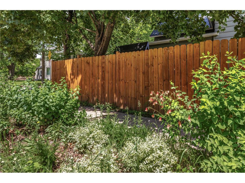 1042 Churchill Street Saint Paul MN 55103 7071839 image31