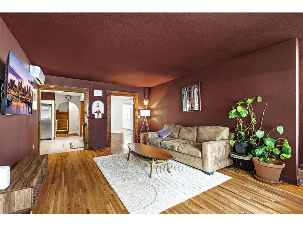 1042 Churchill Street Saint Paul MN 55103 7071839 image4