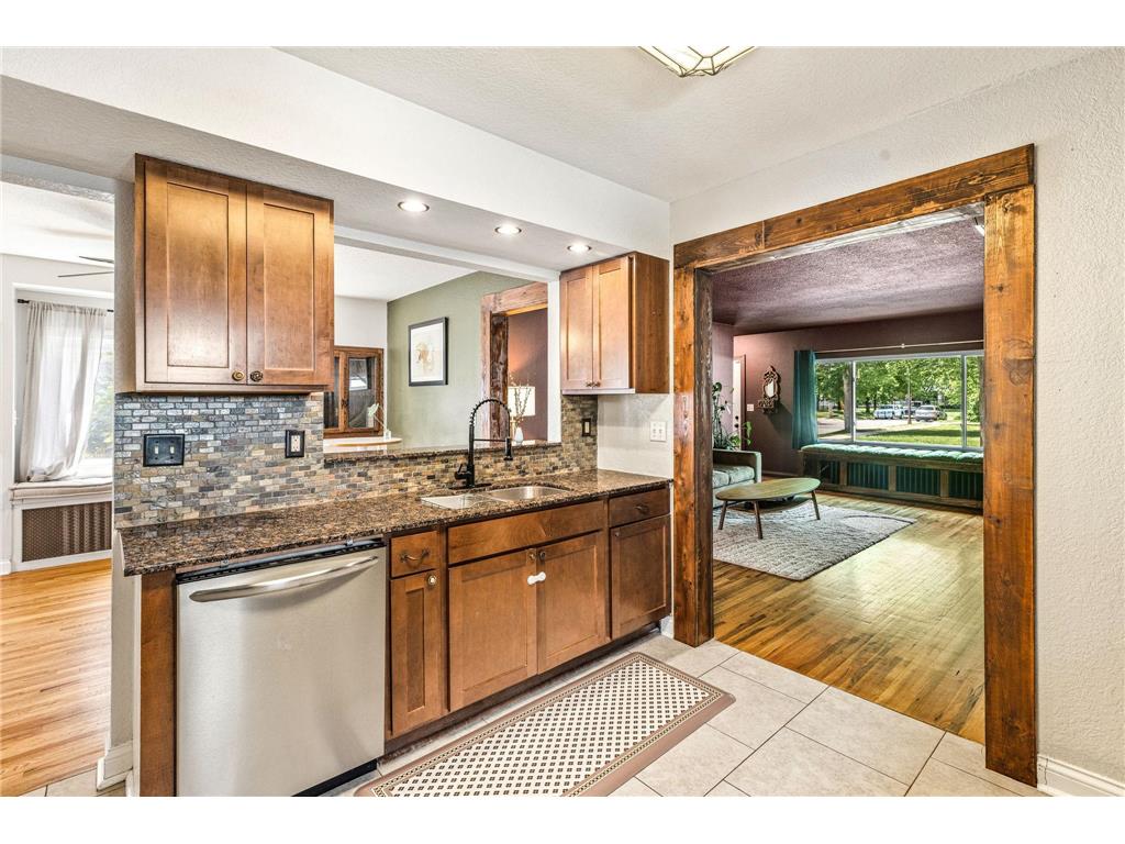 1042 Churchill Street Saint Paul MN 55103 7071839 image6