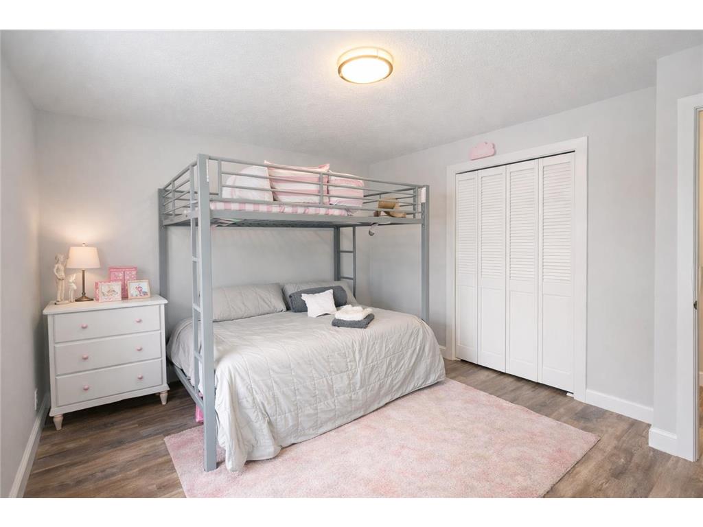 1042 E Circle Drive Wayzata MN 55391 7029397 image8