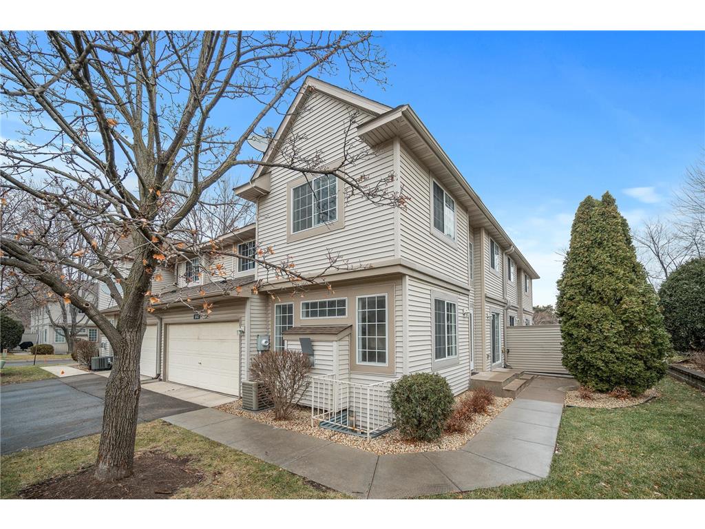 1042 Lovell Avenue W Roseville MN 55113 6642922 image1