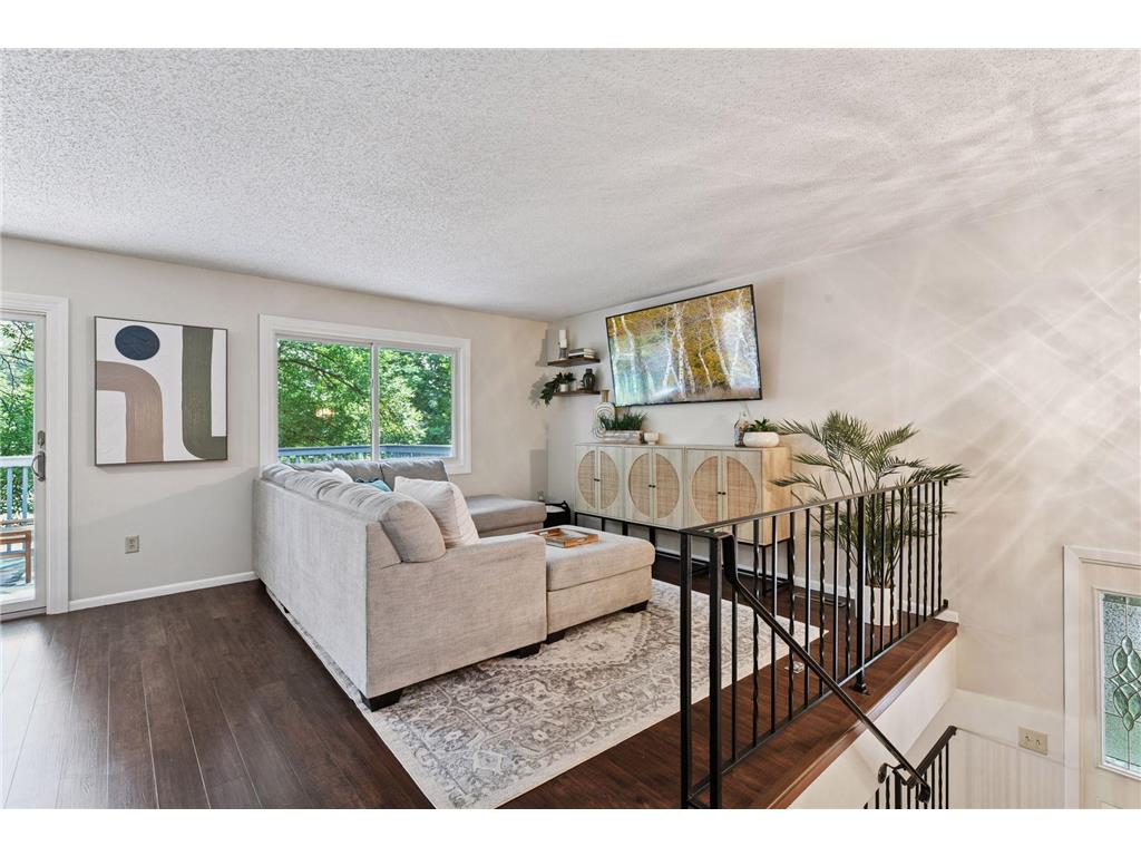 1042 Pontiac Lane Chanhassen MN 55317 7019237 image1