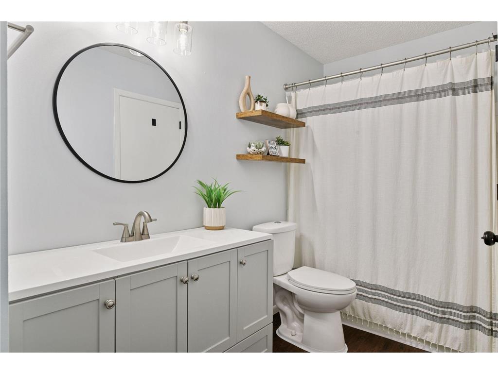 1042 Pontiac Lane Chanhassen MN 55317 7019237 image19