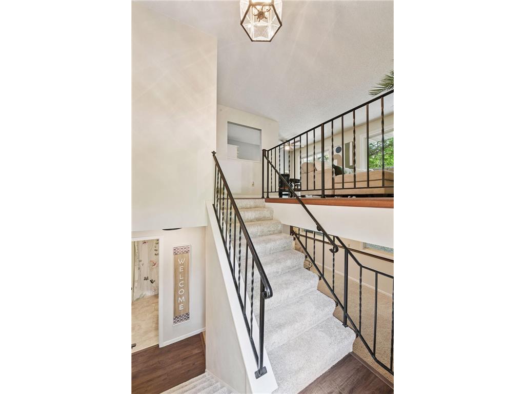 1042 Pontiac Lane Chanhassen MN 55317 7019237 image5