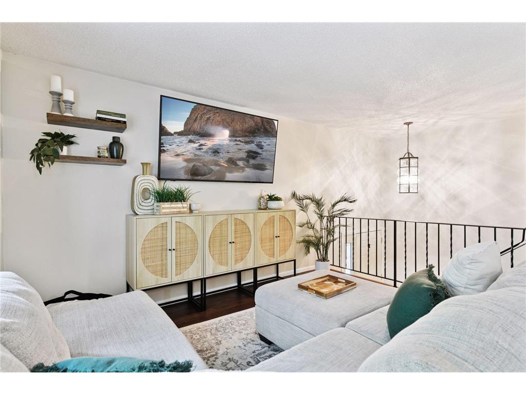 1042 Pontiac Lane Chanhassen MN 55317 7019237 image6