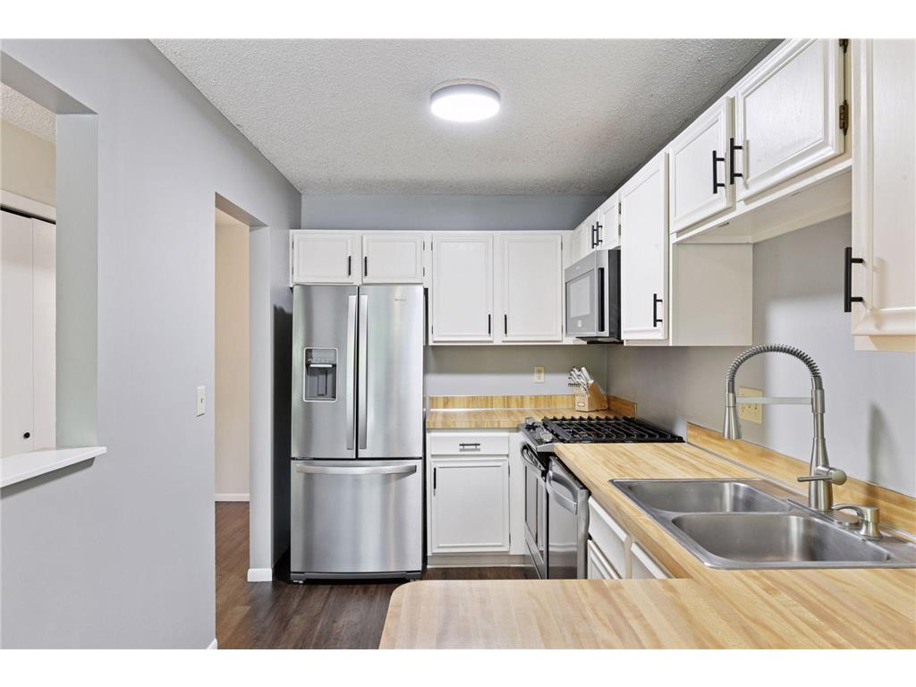 1042 Pontiac Lane Chanhassen MN 55317 7019237 image9