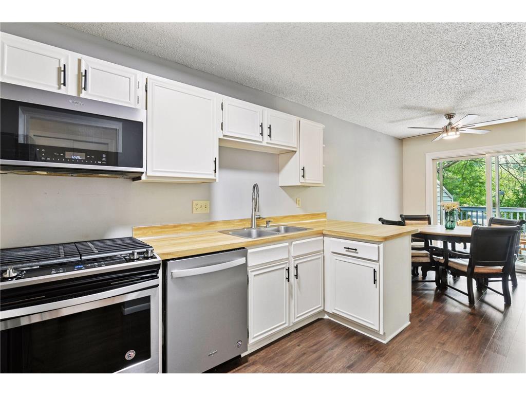 1042 Pontiac Lane Chanhassen MN 55317 7051106 image10