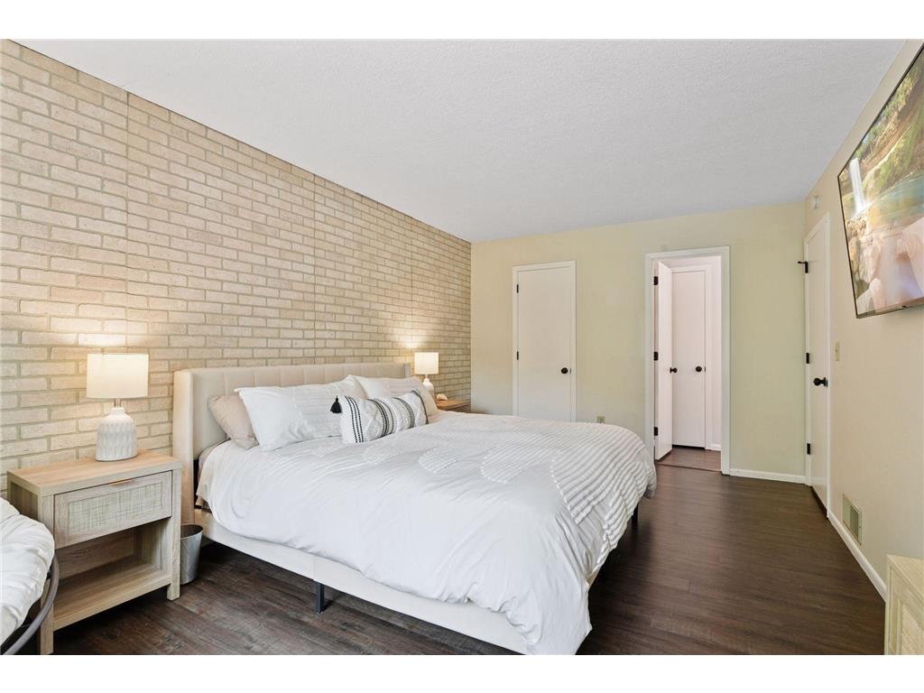 1042 Pontiac Lane Chanhassen MN 55317 7051106 image18