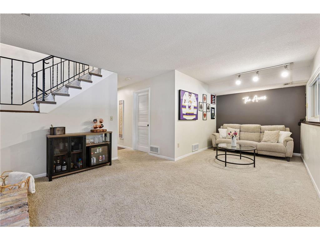 1042 Pontiac Lane Chanhassen MN 55317 7051106 image26