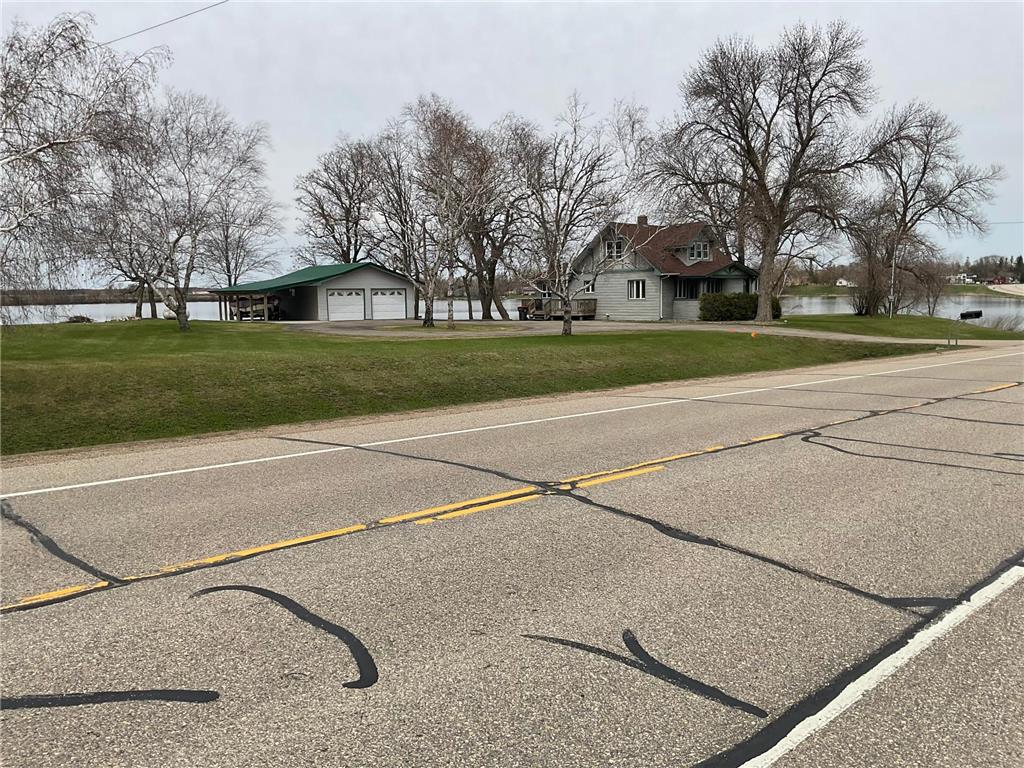 1042 S Otter Avenue Parkers Prairie Twp MN 56361 - Adley 6367985 image1