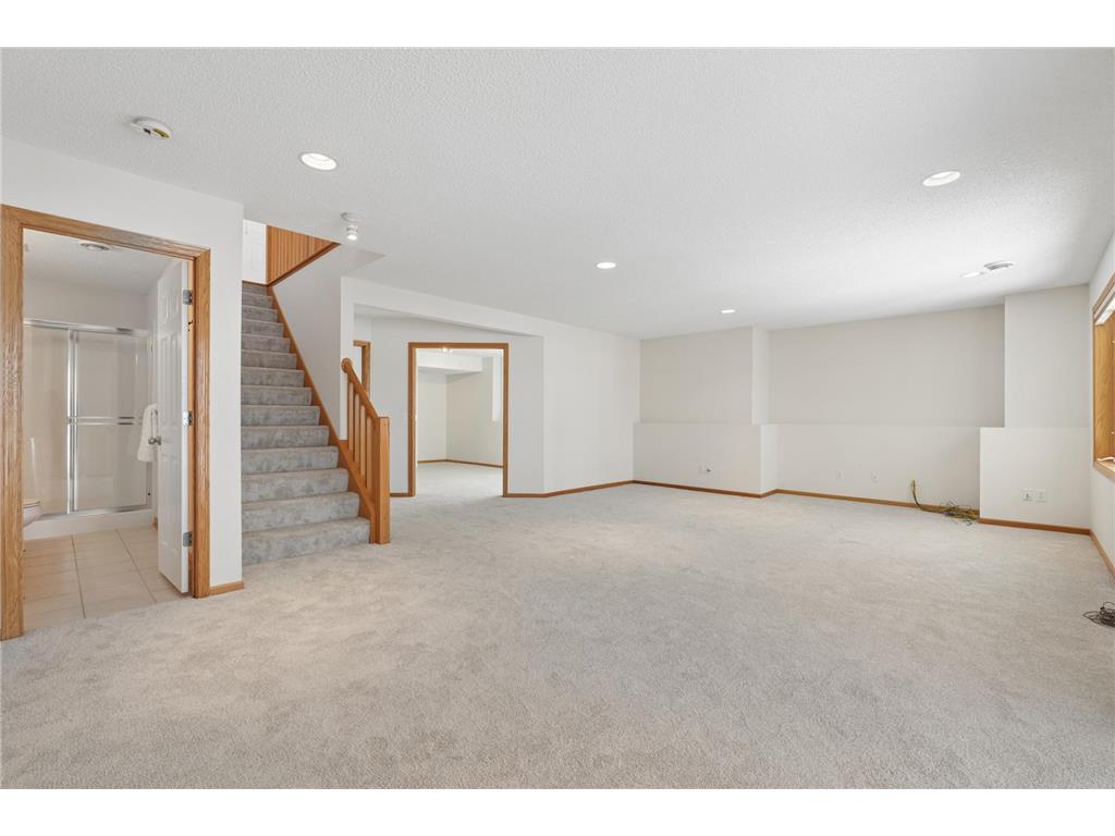 10420 Lancaster Lane Woodbury MN 55129 7009039 image19