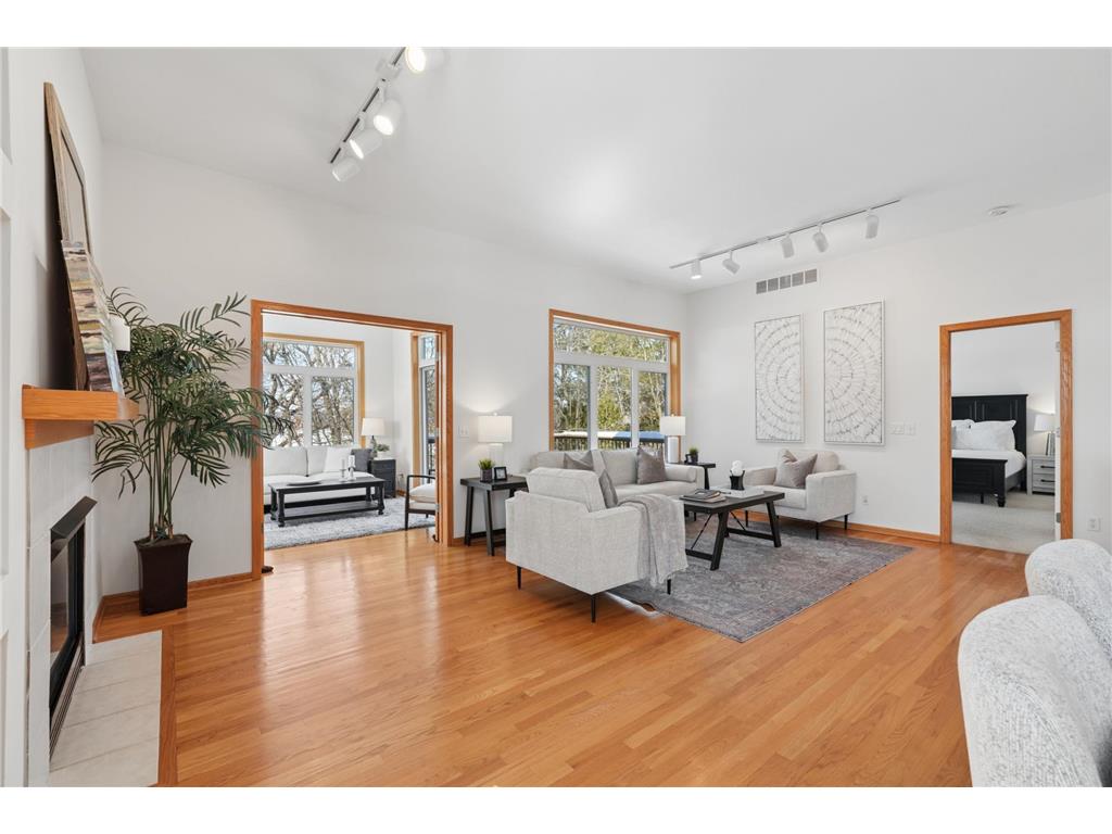 10420 Lancaster Lane Woodbury MN 55129 7009039 image6