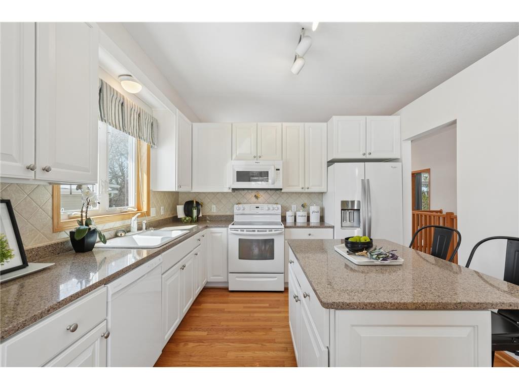 10420 Lancaster Lane Woodbury MN 55129 7009039 image9