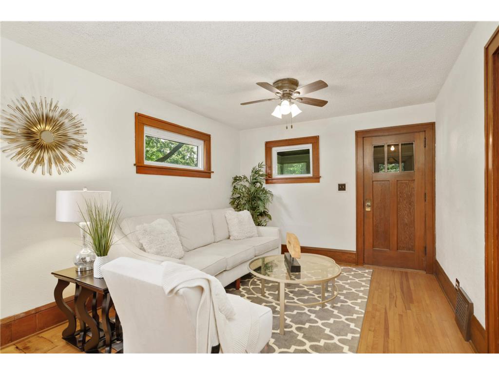 1043 Englewood Avenue Saint Paul MN 55104 6759584 image1