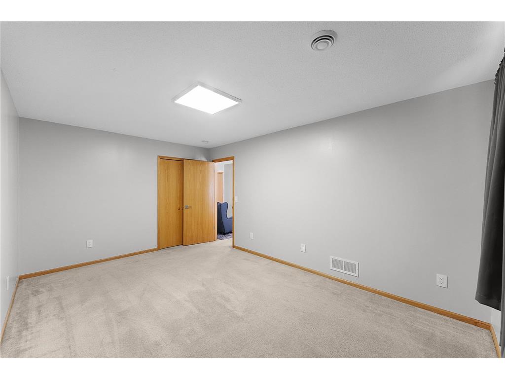 1043 Honeysuckle Lane SE Cambridge MN 55008 7001223 image13