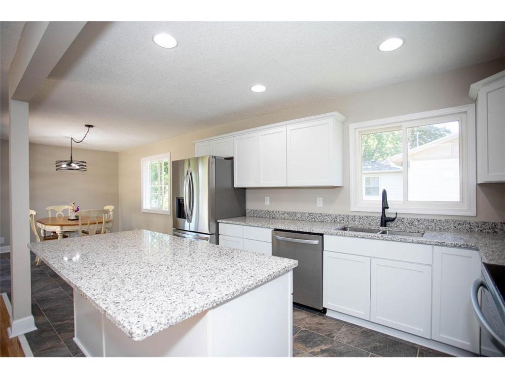 10432 Hollywood Boulevard NW Coon Rapids MN 55433 6539604 image1