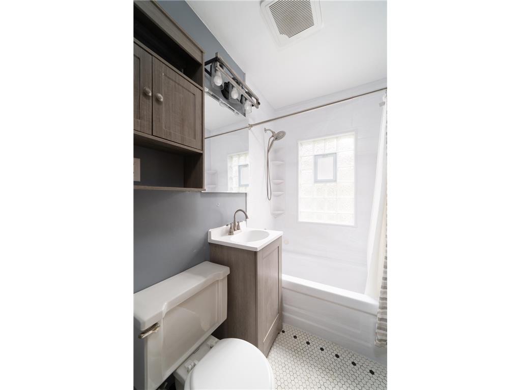 1044 Cumberland Street Saint Paul MN 55117 7064527 image25