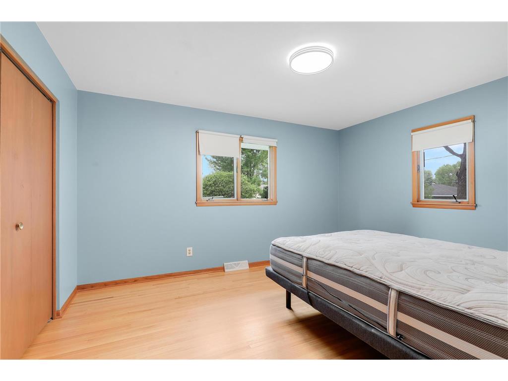 1044 Scott Street S Shakopee MN 55379 7077347 image22