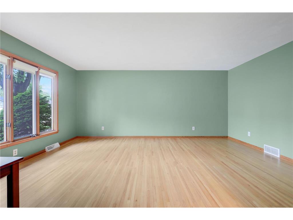 1044 Scott Street S Shakopee MN 55379 7077347 image7