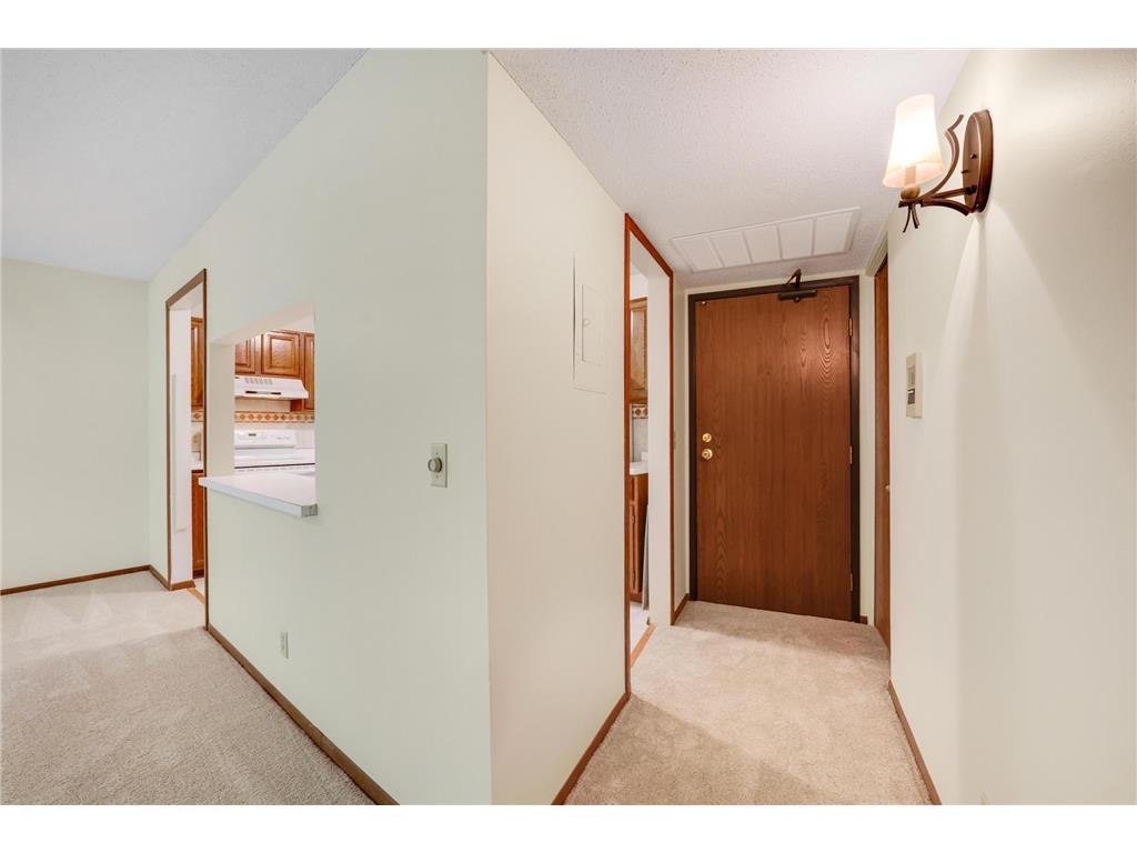 10441 Greenbrier Road #311 Minnetonka MN 55305 7079910 image2