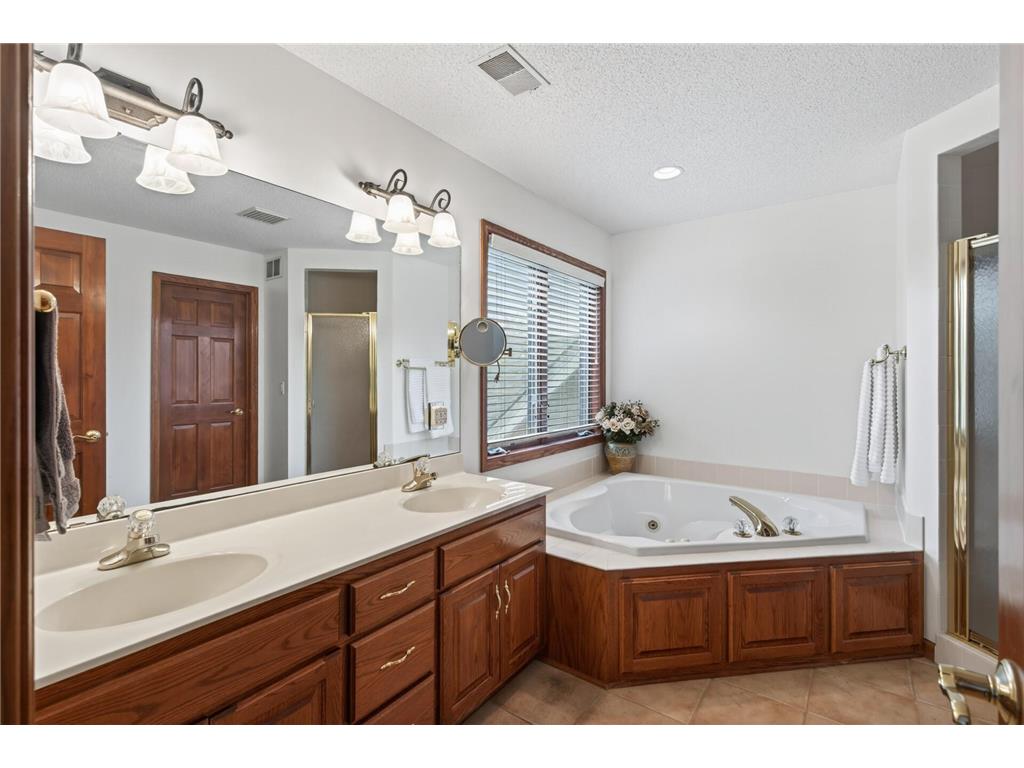 10447 Raleigh Road Woodbury MN 55129 7064116 image27