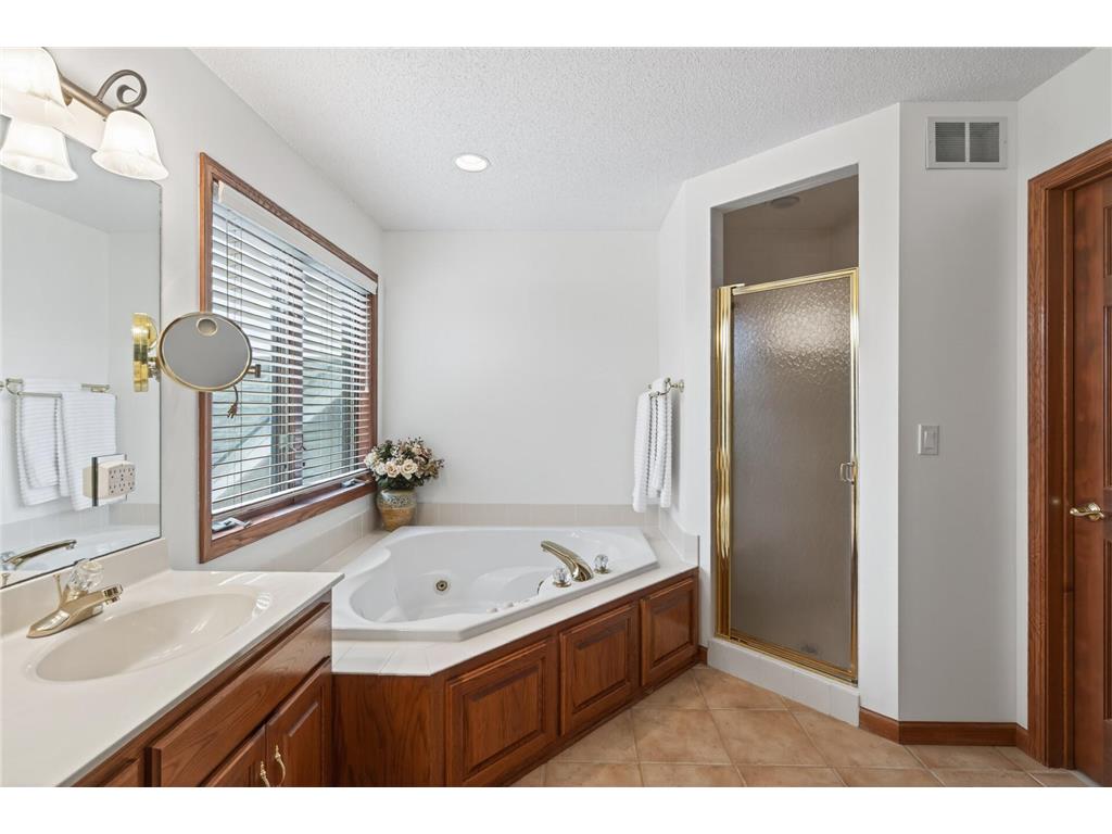 10447 Raleigh Road Woodbury MN 55129 7064116 image28