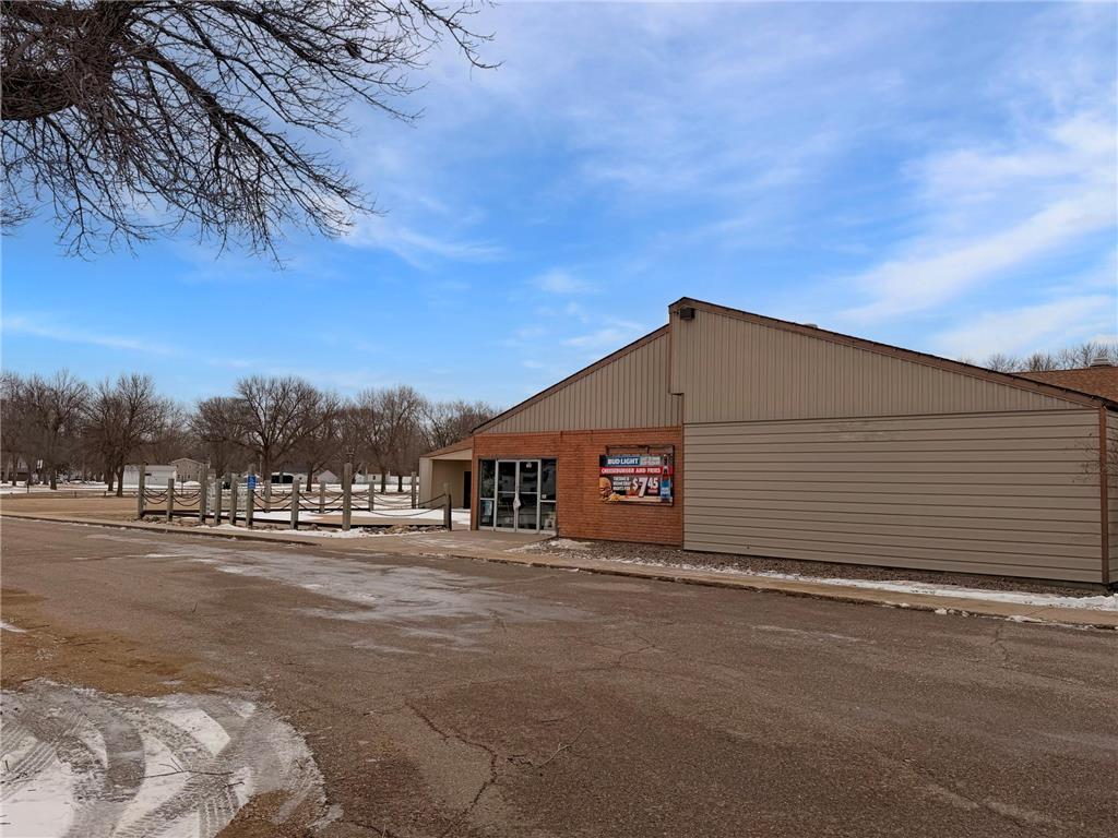1045 Craig Avenue Tracy MN 56175 7001262 image2