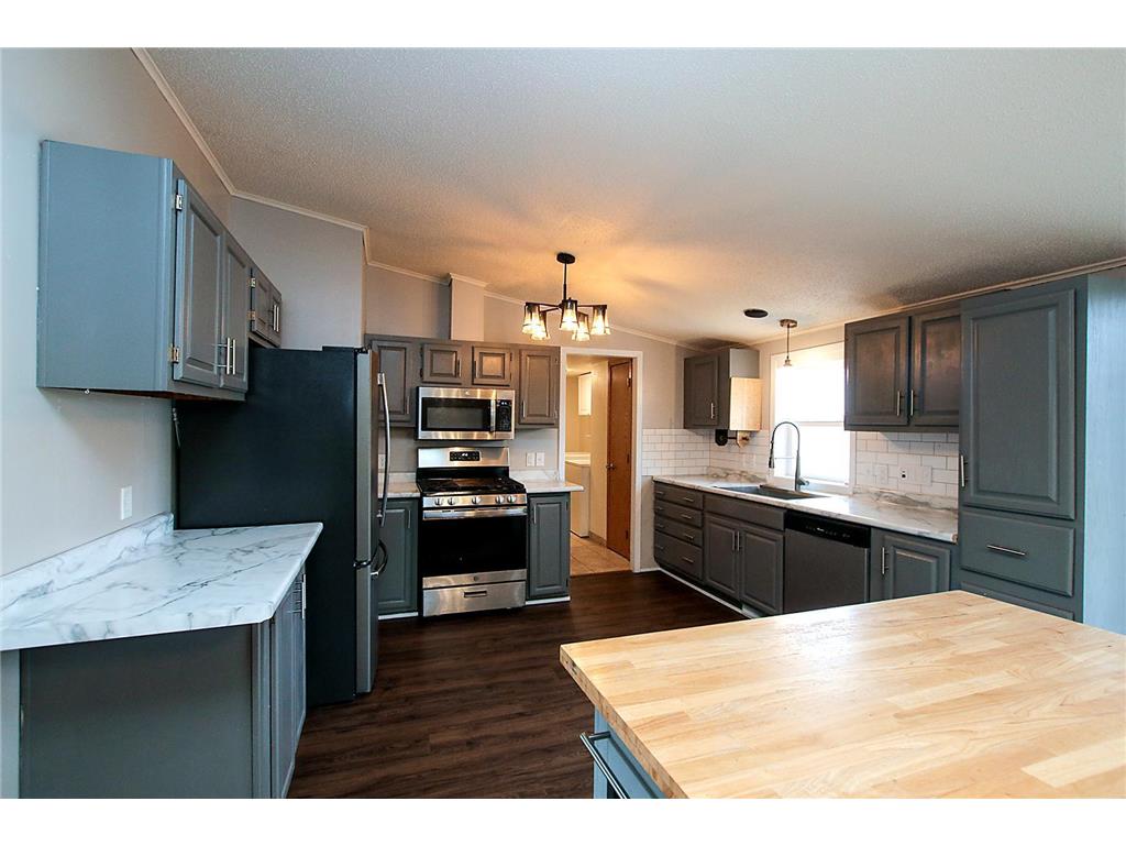 1045 Goebel Street SW Hutchinson MN 55350 6481310 image1