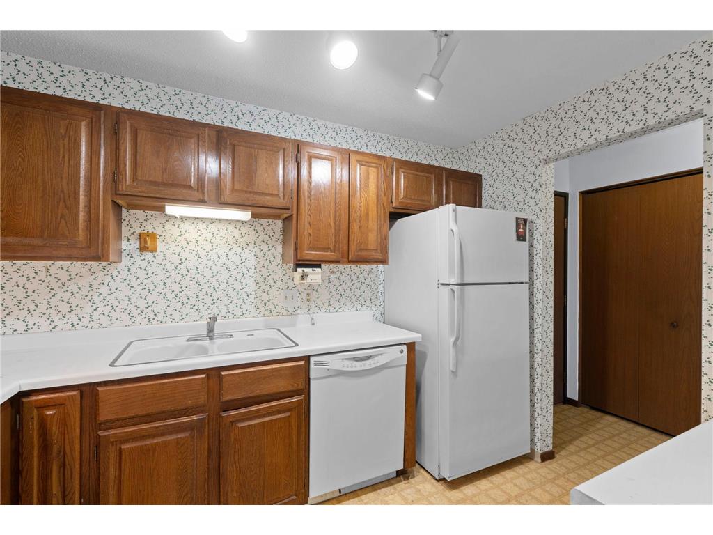 10451 Greenbrier Road #B103 Minnetonka MN 55305 6823438 image11