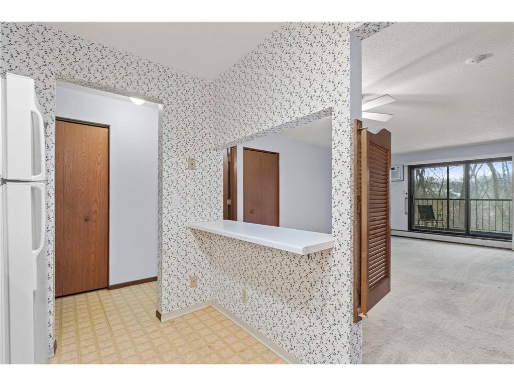 10451 Greenbrier Road #B103 Minnetonka MN 55305 6823438 image12