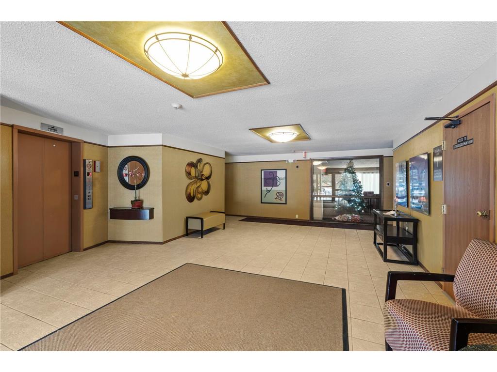 10451 Greenbrier Road #B103 Minnetonka MN 55305 6823438 image17