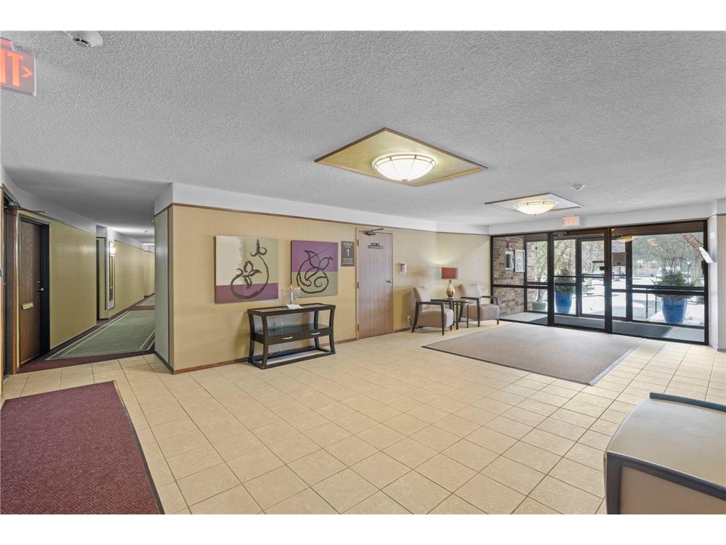 10451 Greenbrier Road #B103 Minnetonka MN 55305 6823438 image18