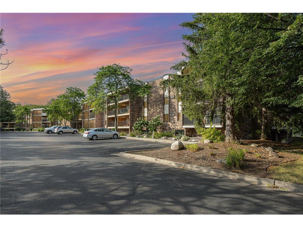 10451 Greenbrier Road #207 Minnetonka MN 55305 6582976 image1