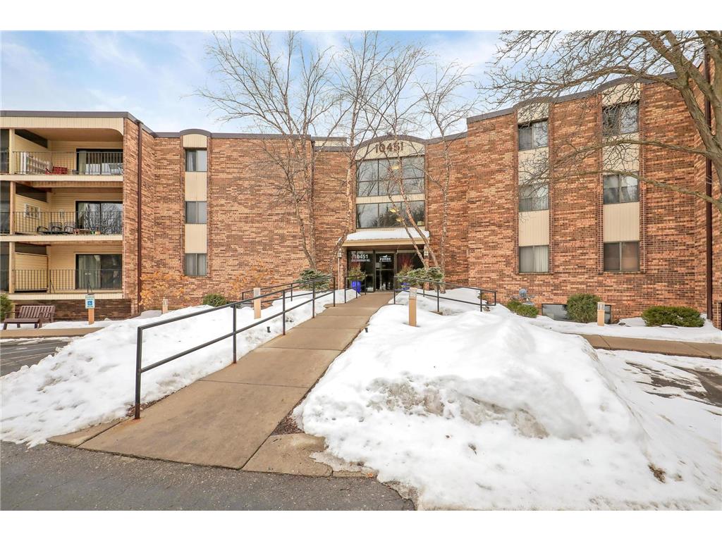 10451 Greenbrier Road #211 Minnetonka MN 55305 7020608 image1
