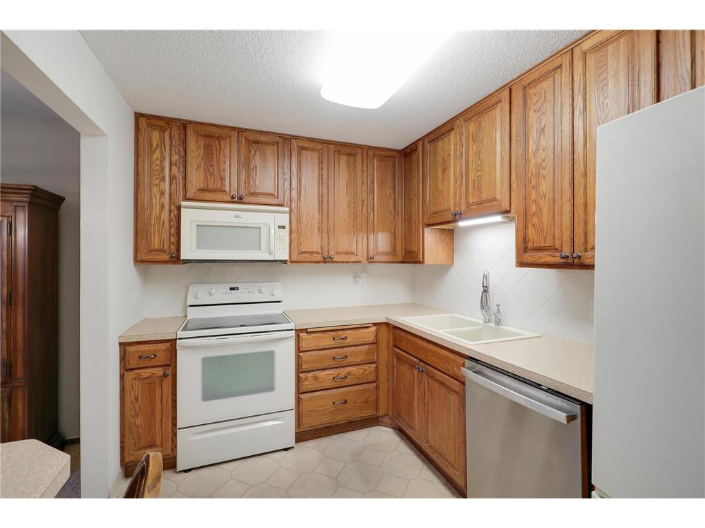 10451 Greenbrier Road #211 Minnetonka MN 55305 7020608 image7