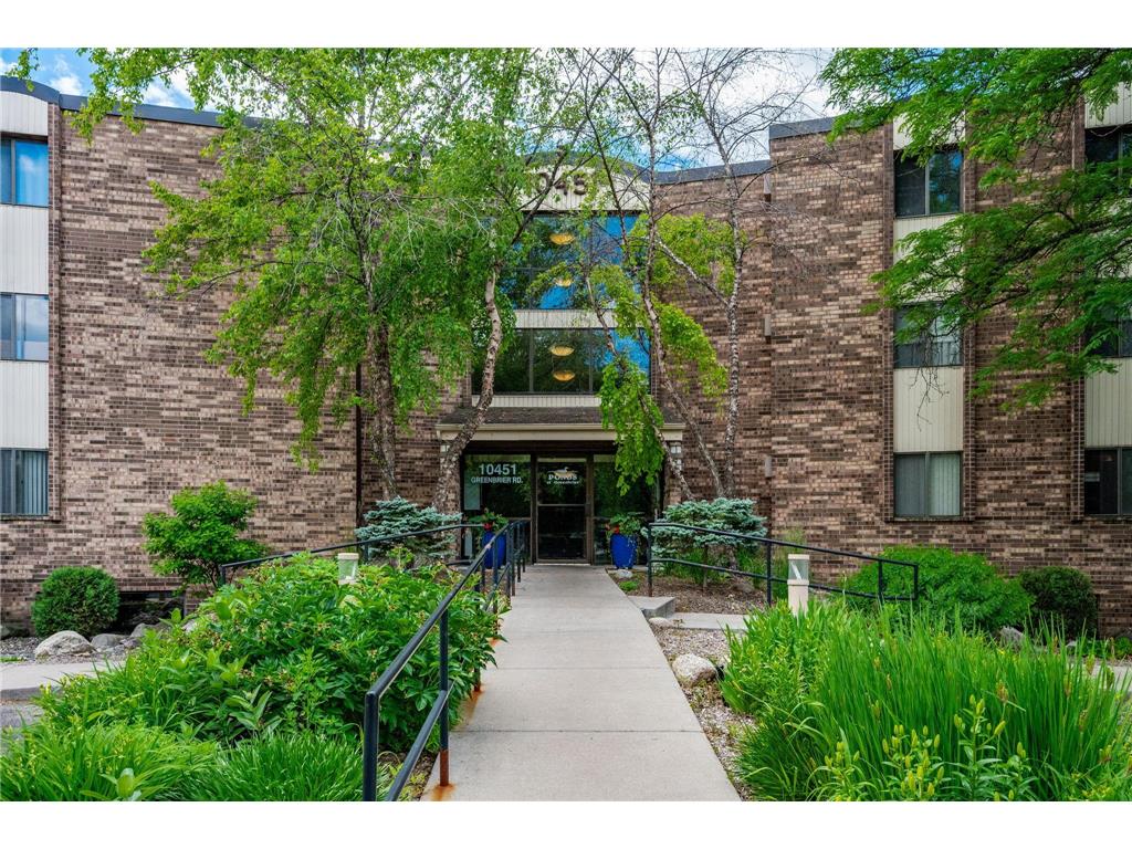 10451 Greenbrier Road #318 Minnetonka MN 55305 7094051 image1