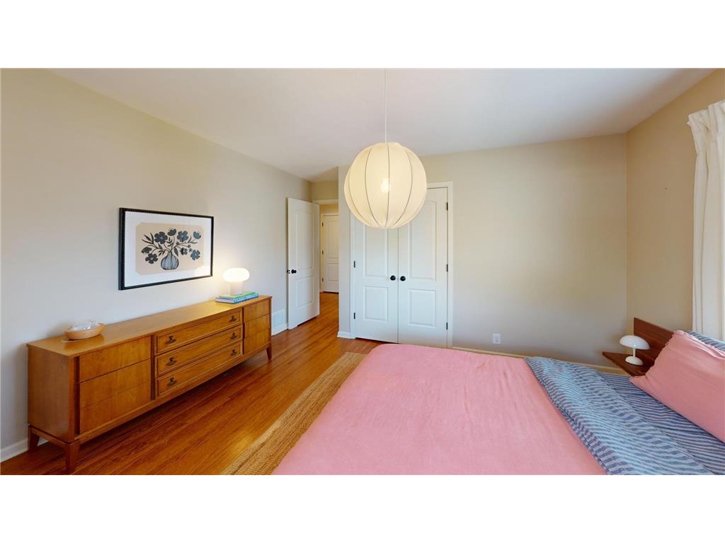 1046 Brooks Avenue W Roseville MN 55113 7066920 image13