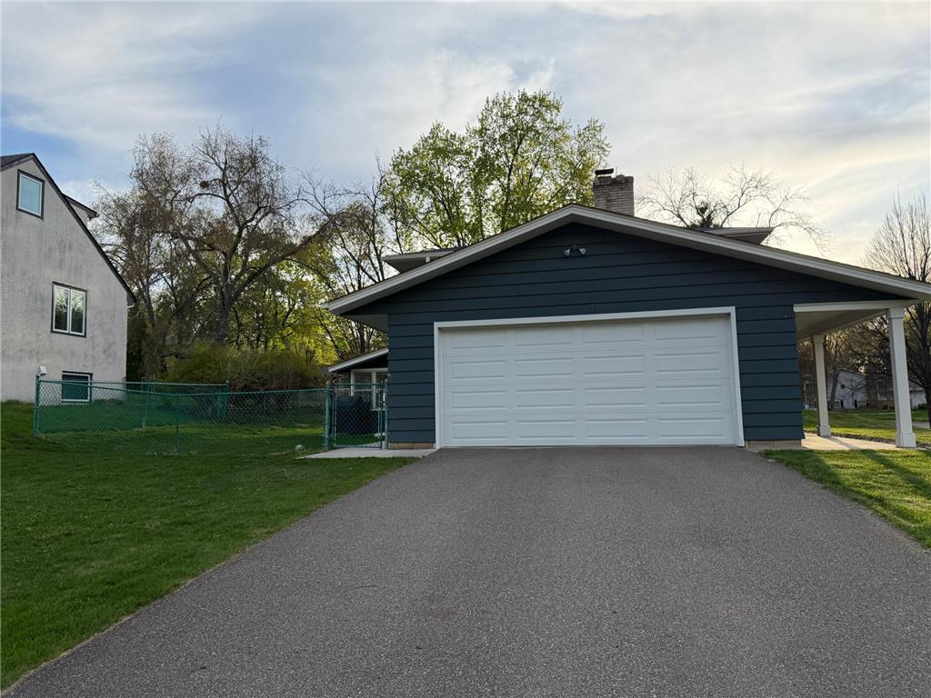 1046 Brooks Avenue W Roseville MN 55113 7066920 image2
