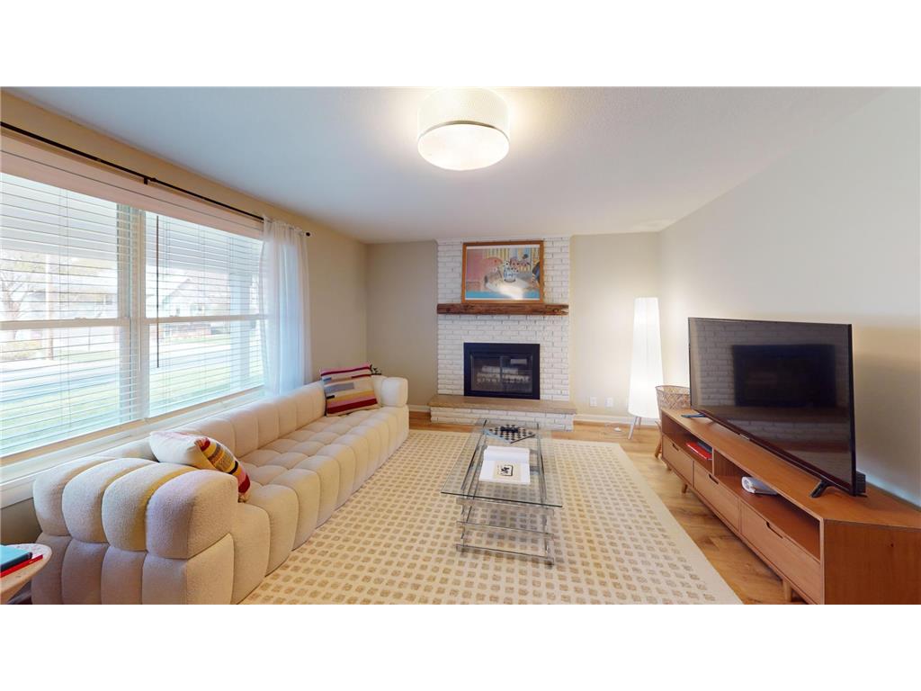 1046 Brooks Avenue W Roseville MN 55113 7066920 image3