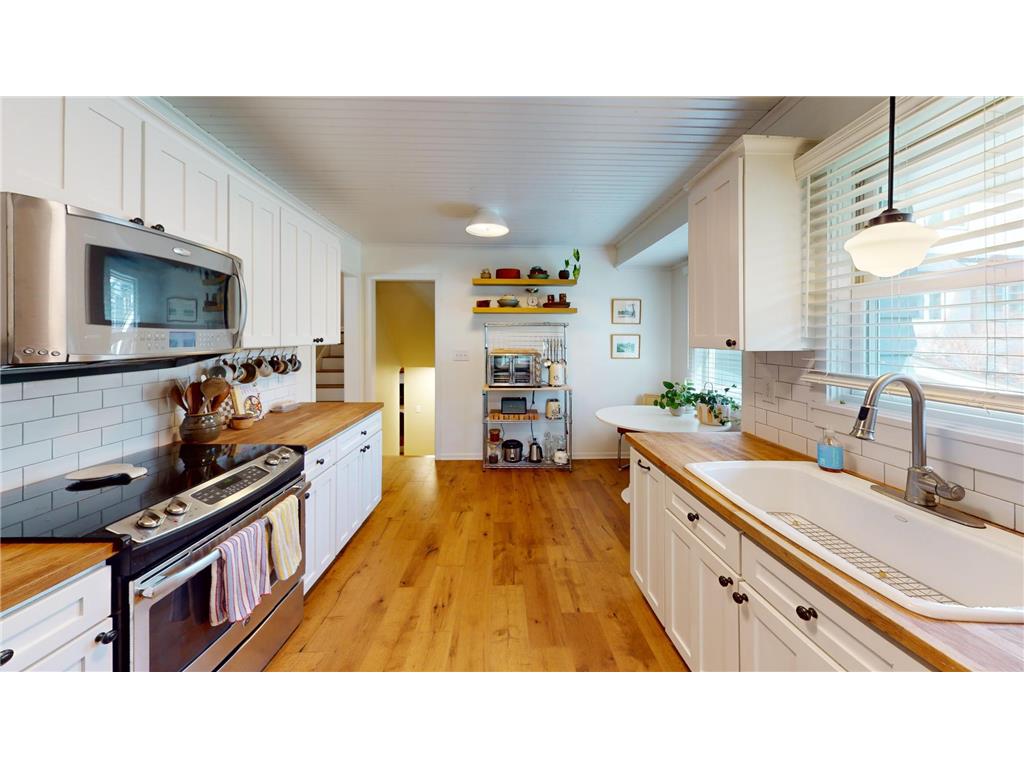 1046 Brooks Avenue W Roseville MN 55113 7066920 image8