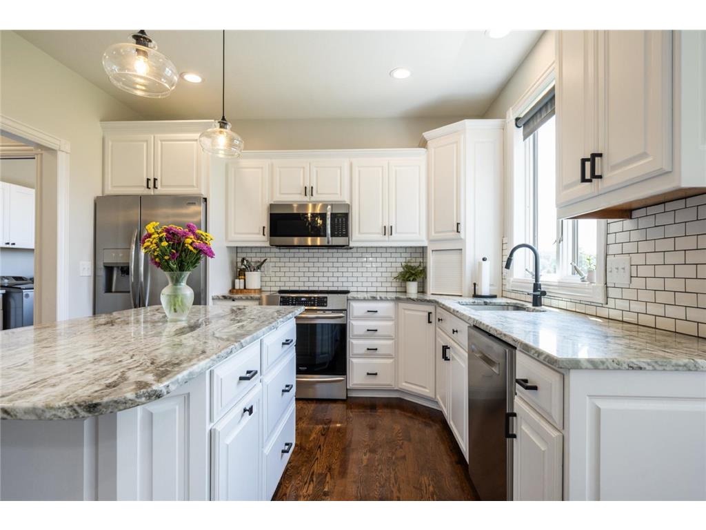 1046 Bush Court SW Eyota MN 55934 7032253 image8